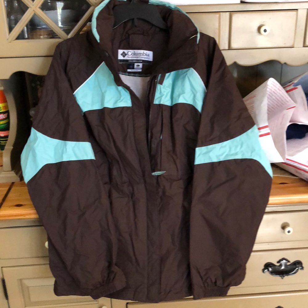 Columbia rain jacket women’s with zip hidden hood size large